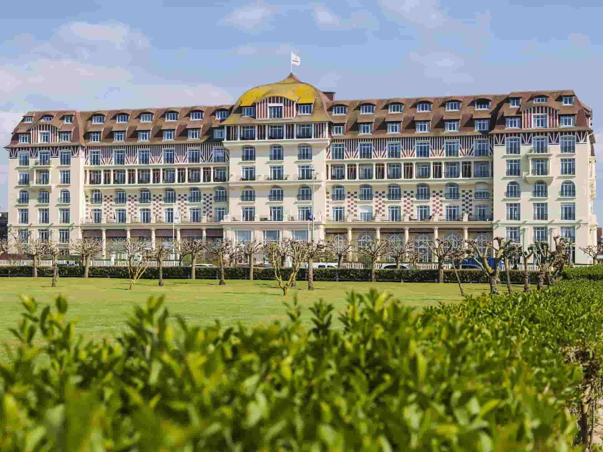 Barriere Le Royal 5*